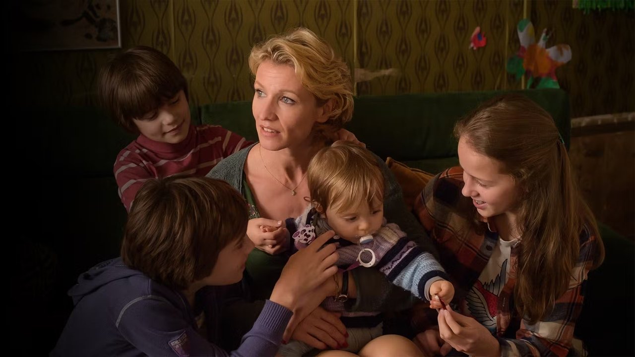 Après moi le bonheur backdrop