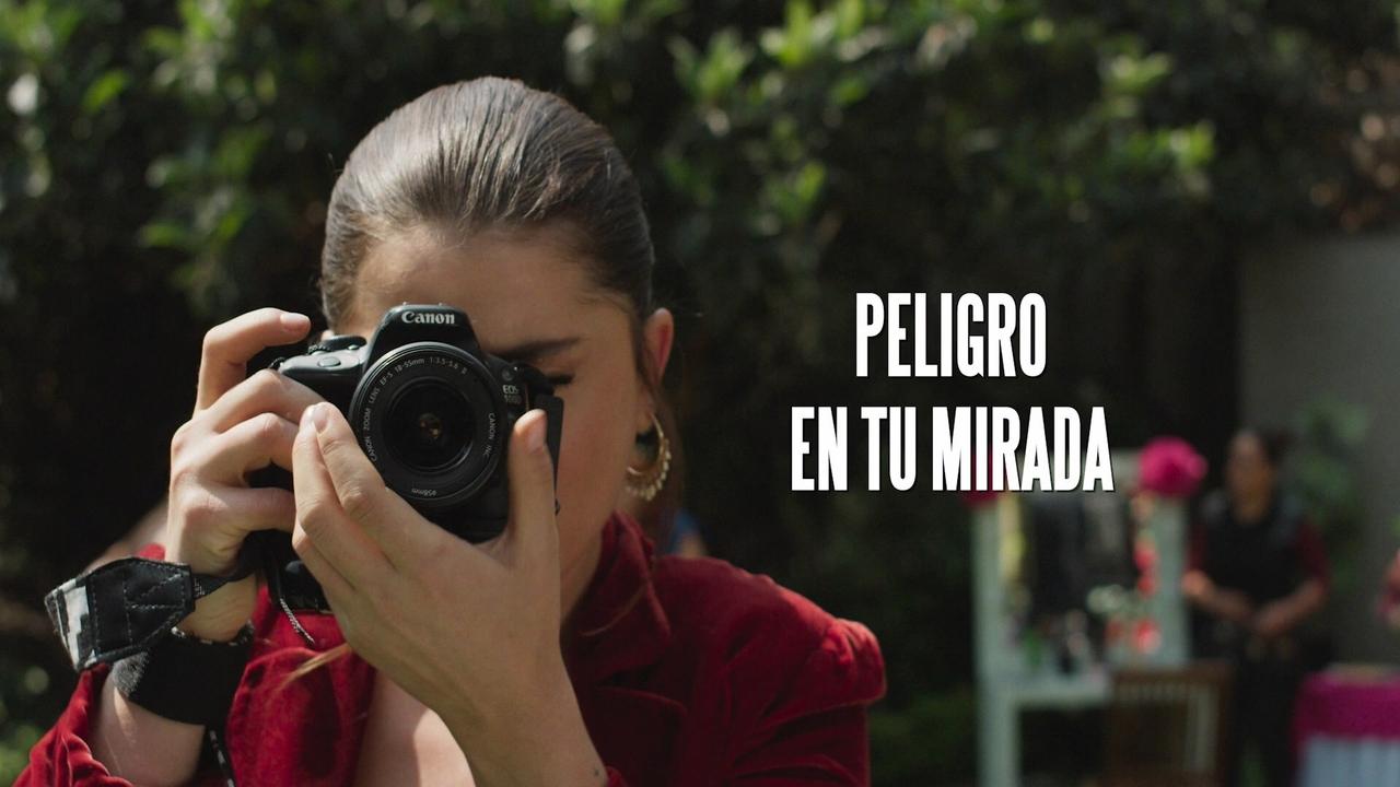 Peligro en tu mirada backdrop