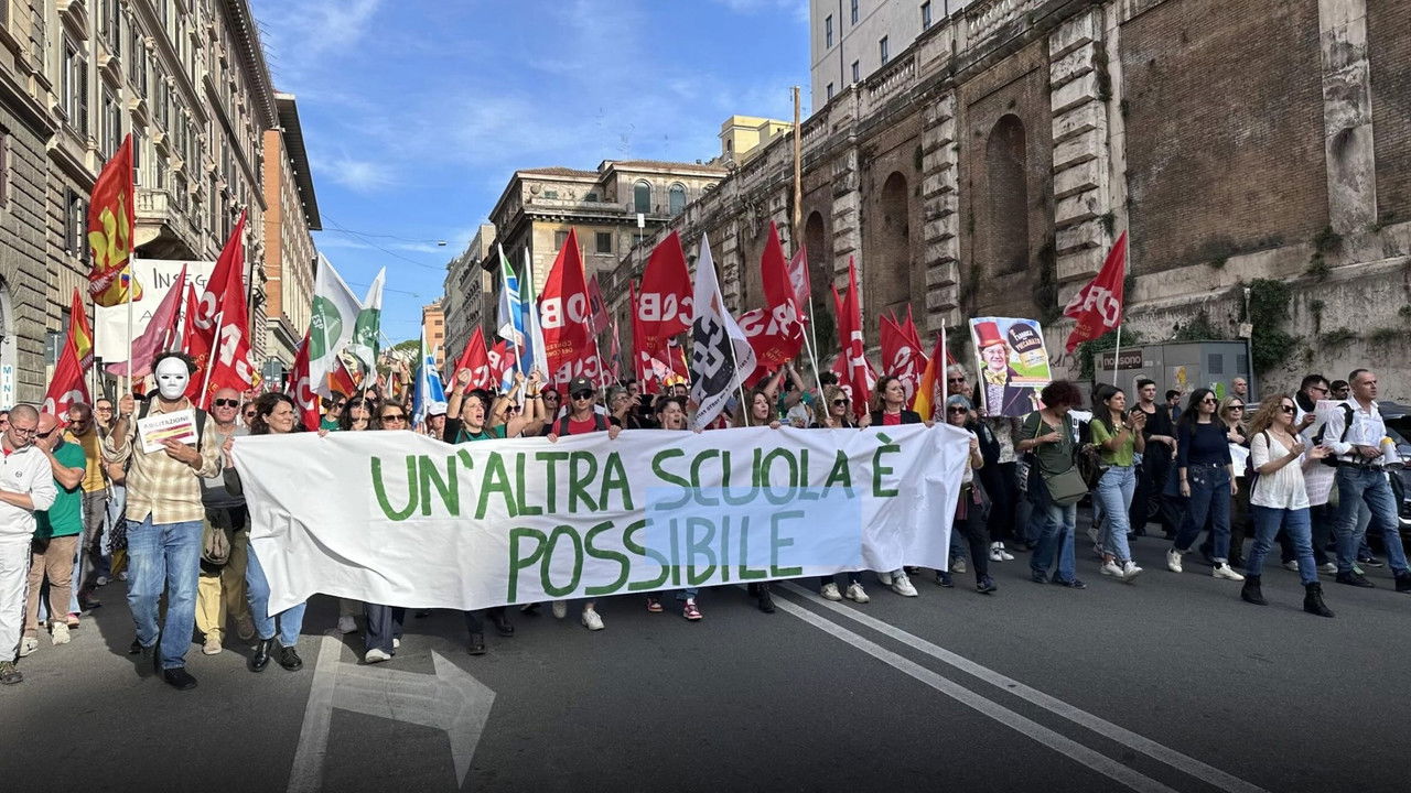 D'istruzione pubblica backdrop