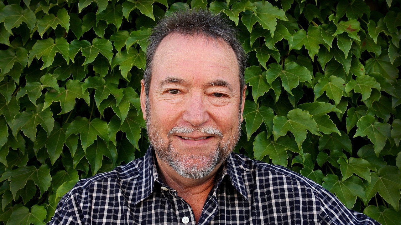 John Williamson: Gunyah backdrop