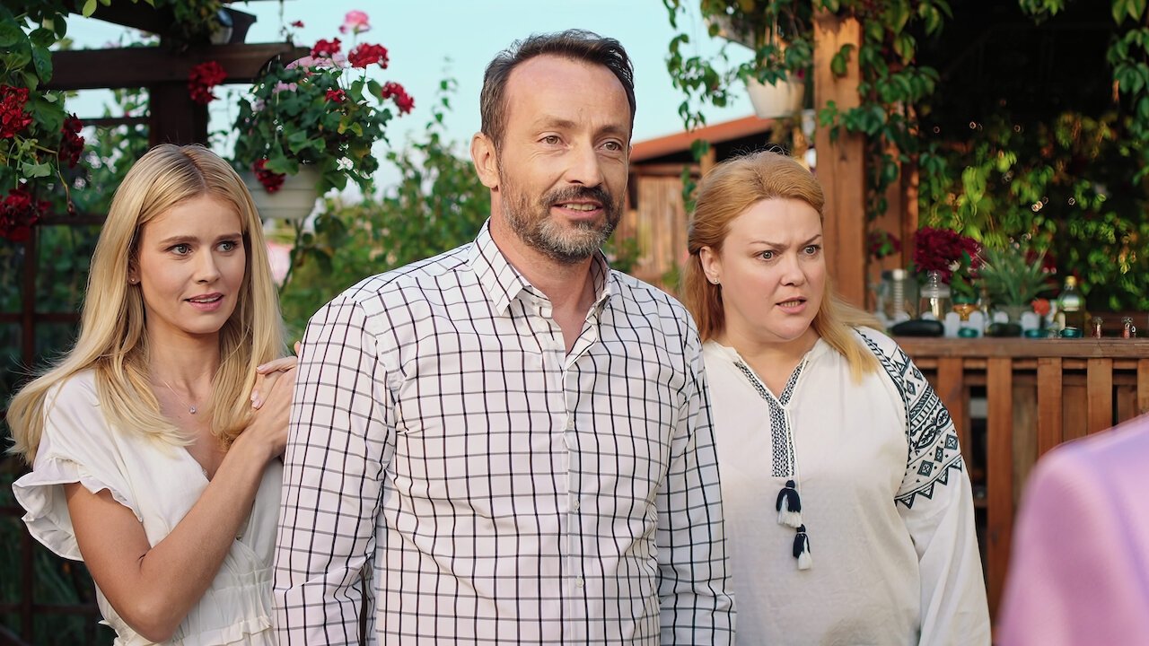 Crazy Wedding 2 backdrop