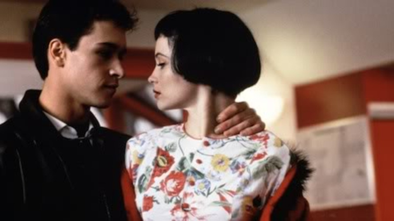 I Don't Kiss backdrop