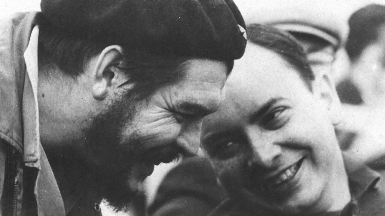 El Che, Ernesto Guevara, enquête sur un homme de légende backdrop