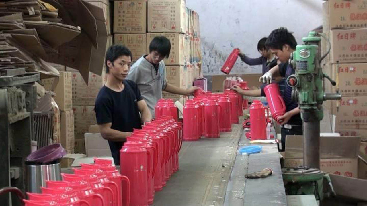 Asbest! Ein Gefahrenstoff Kehrt Zurück - Die Story backdrop