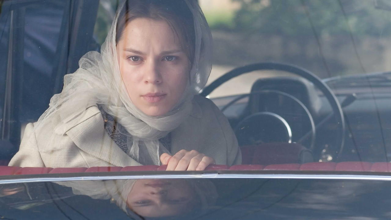 Back to Your Arms backdrop