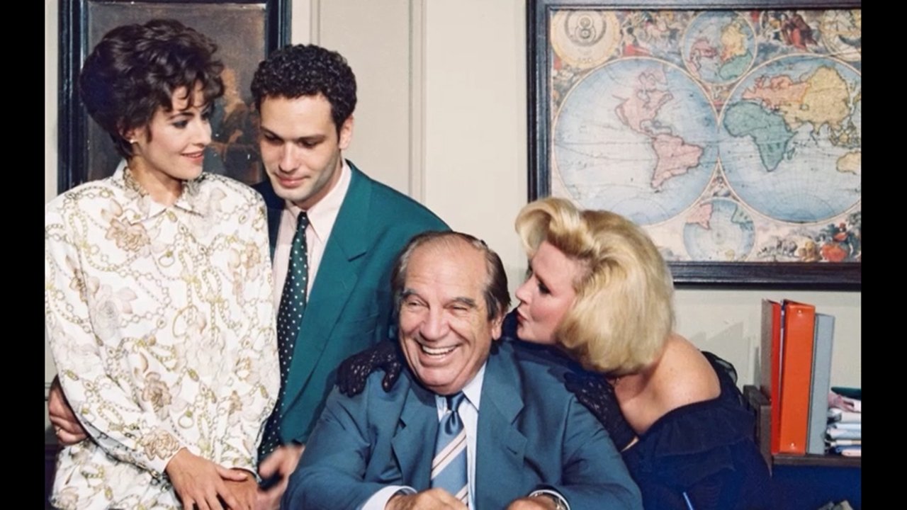 Paralliloi dromoi backdrop