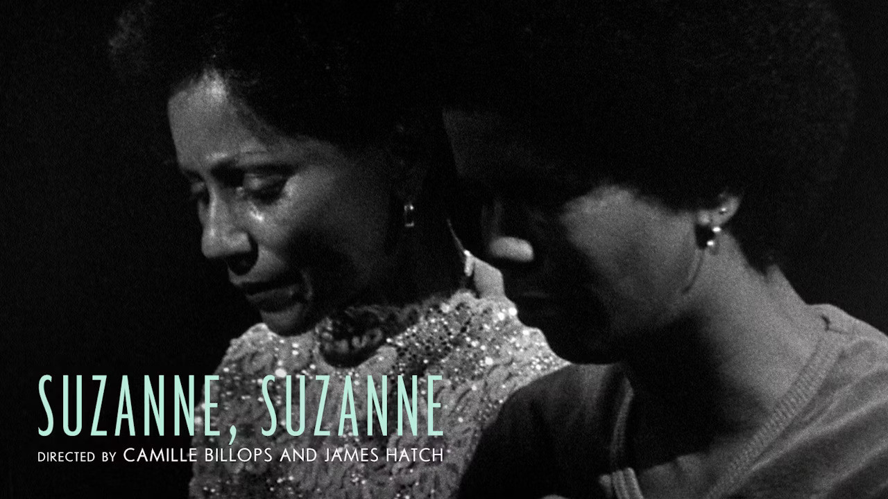 Suzanne, Suzanne backdrop