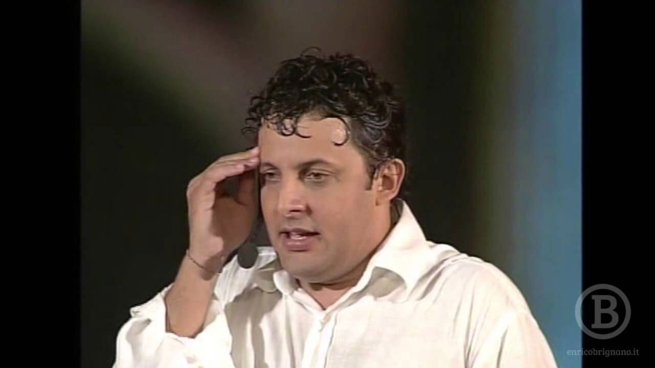 Enrico Brignano: Io per voi un libro aperto backdrop
