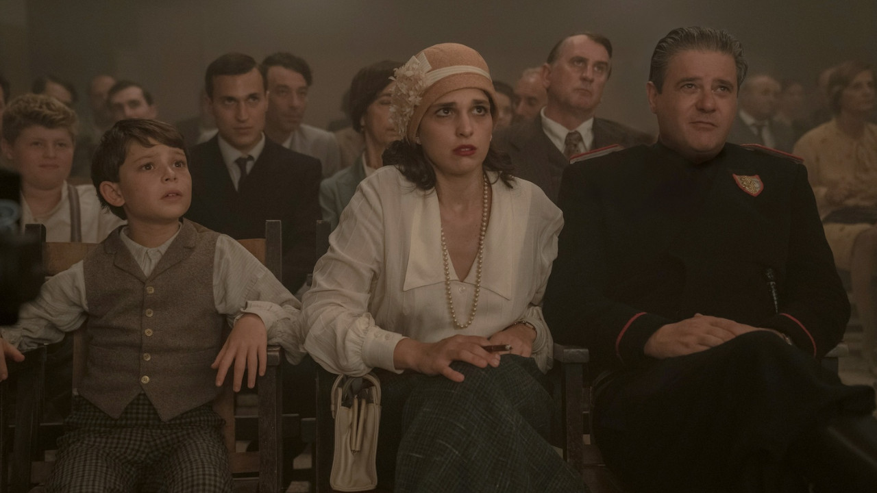 I Saw a King backdrop