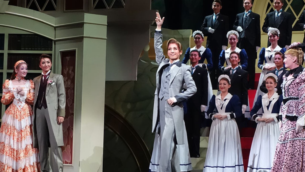 Ernest in Love backdrop