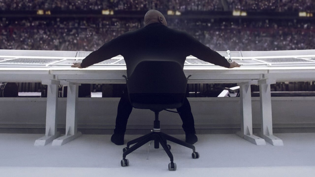 THE SHOW: California Love backdrop