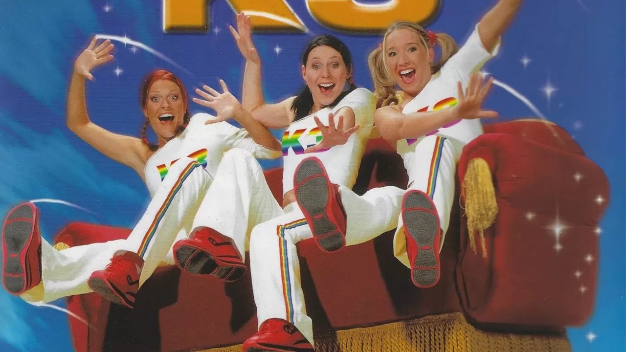 K3 in Wonderland backdrop