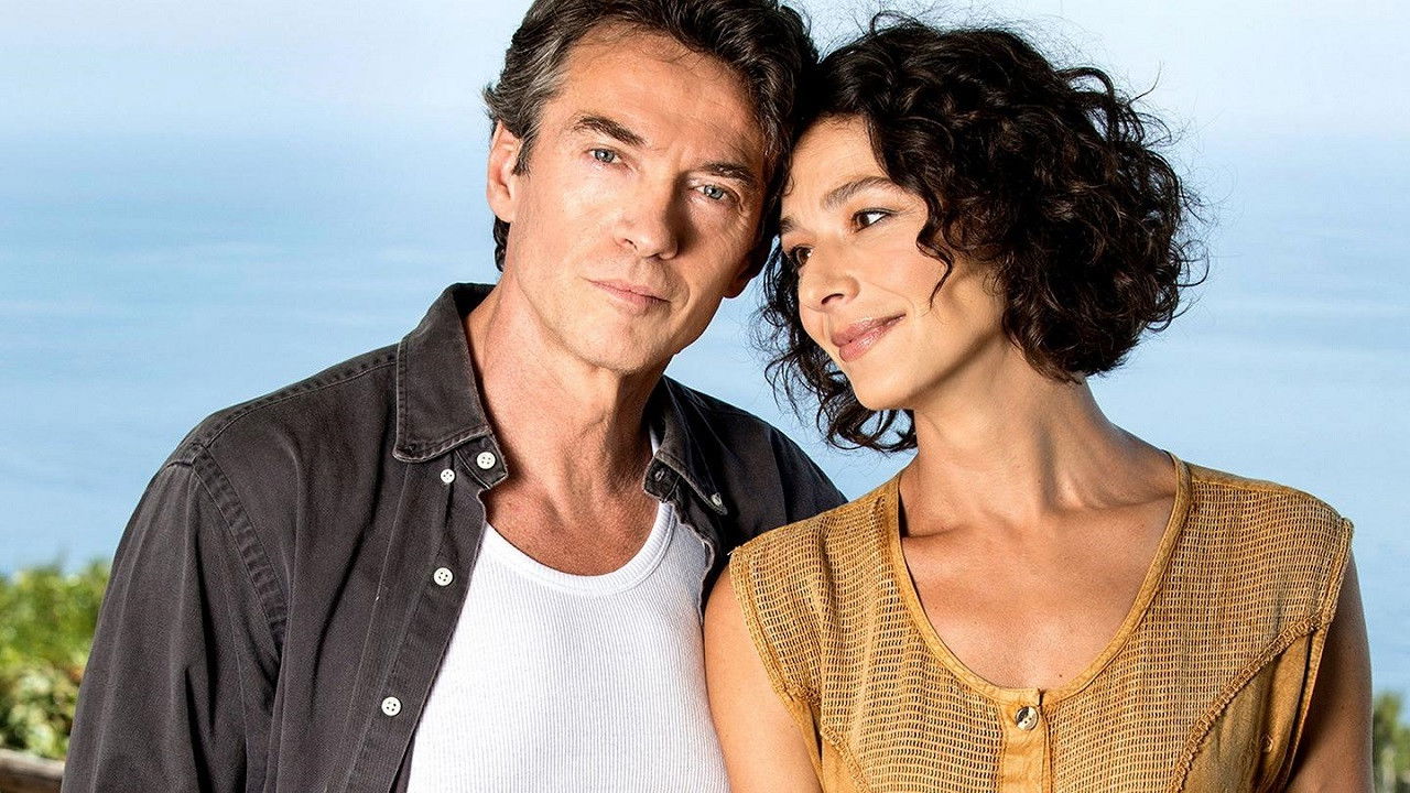 Sul Tetto del Mondo - Walter Bonatti e Rossana Podestà backdrop