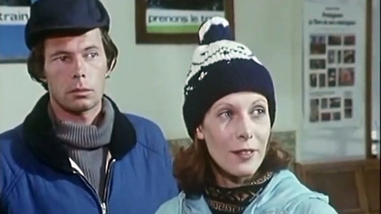 La Grotte aux loups backdrop