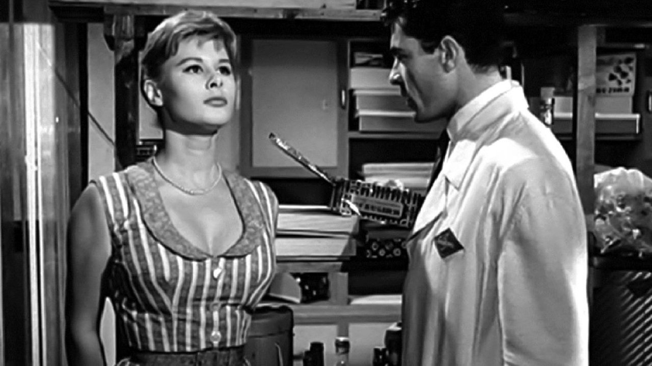 All Cream Susanna backdrop