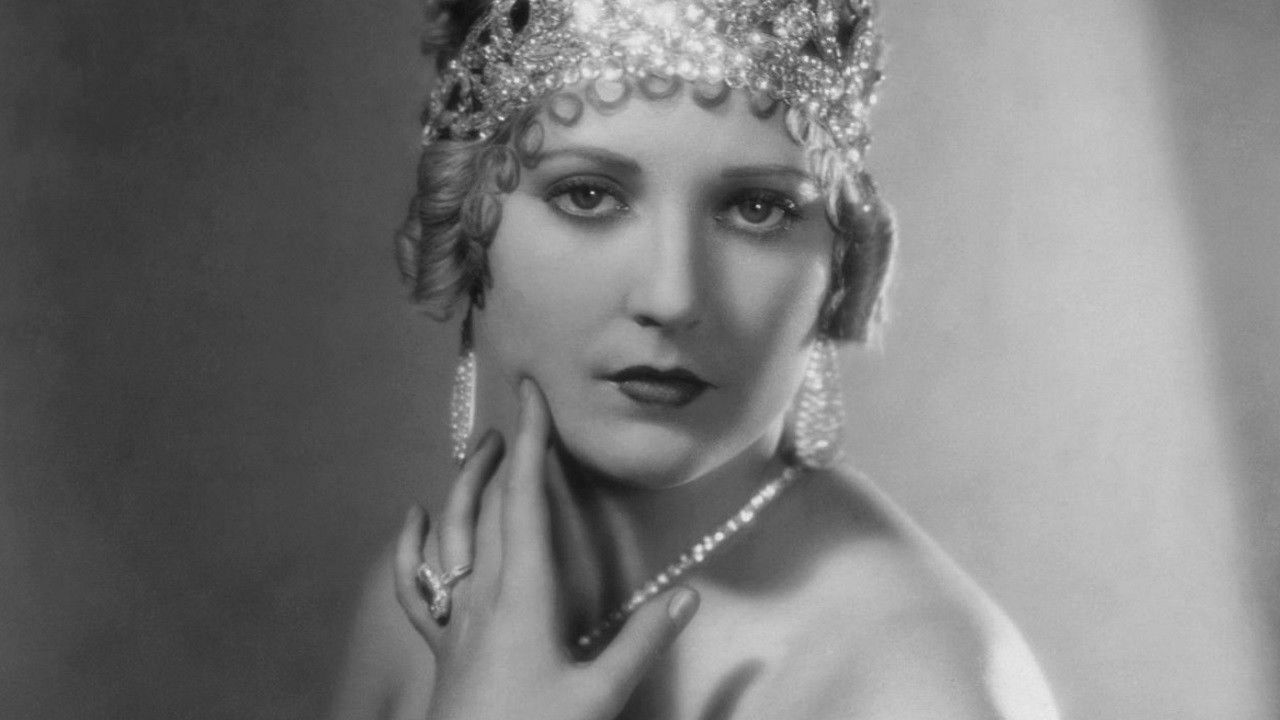 Vamping Venus backdrop