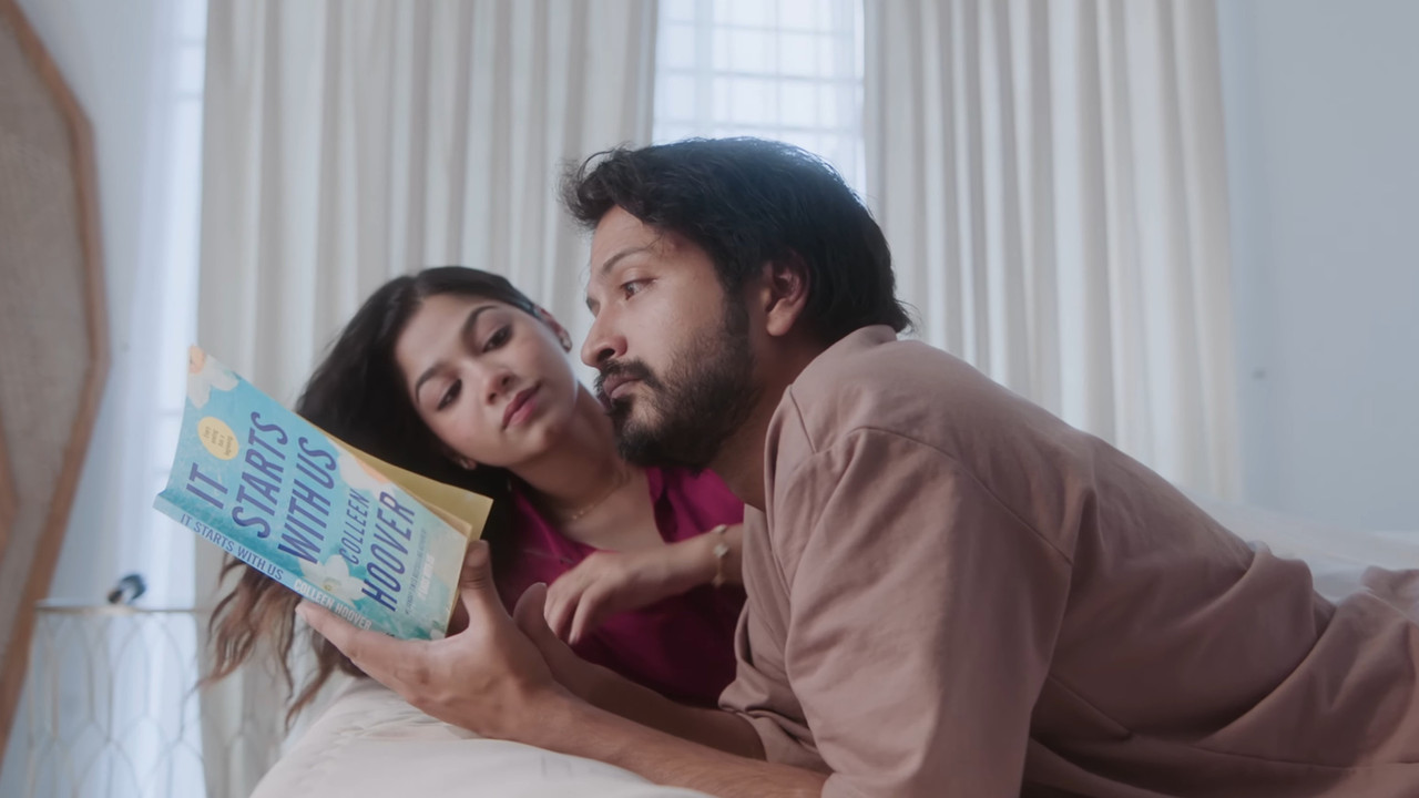 Ekshathe Alada backdrop