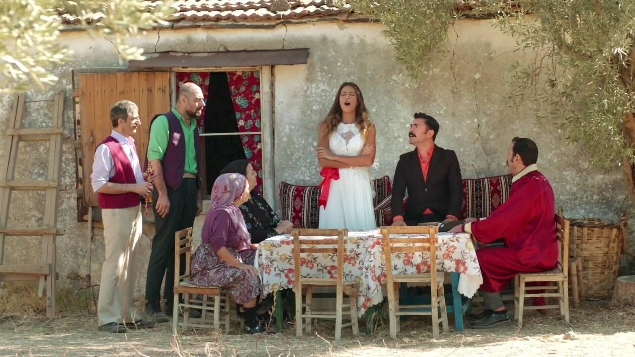 Gelin Halayı backdrop