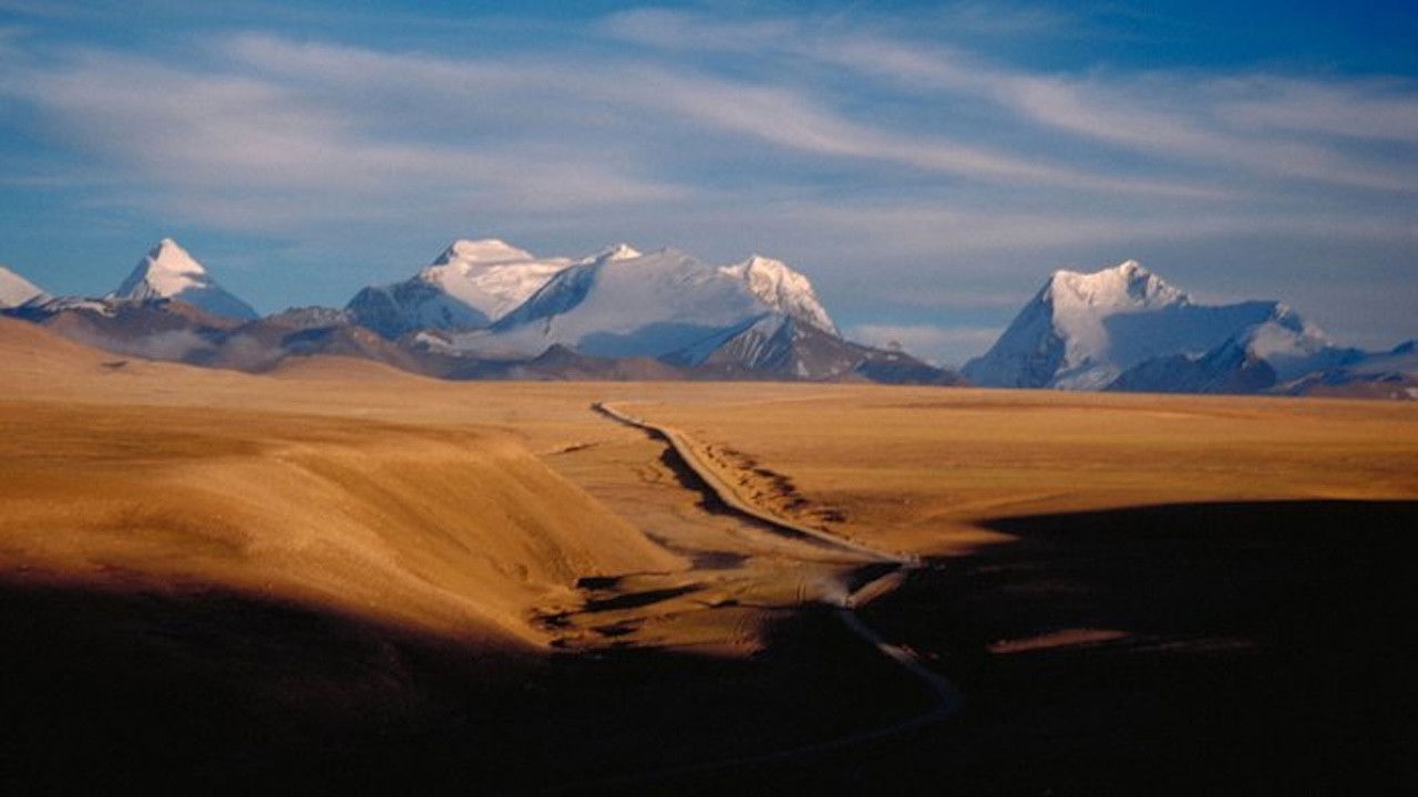 Everest from Within backdrop