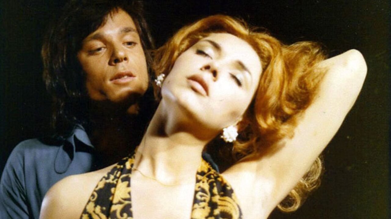 Ravishing Dany backdrop