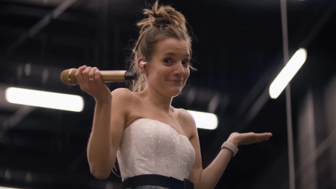 sanah NA STADIONACH backdrop