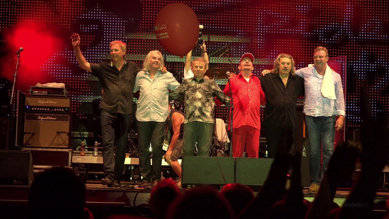 Spider Murphy Gang Konzert in Hafen Open Air in 2015 backdrop