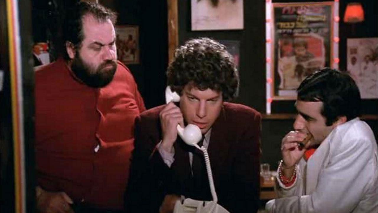 Kuni Leml in Cairo backdrop