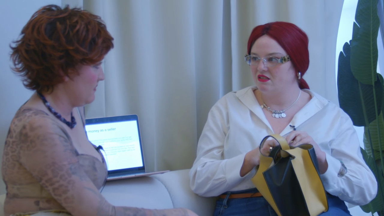 Purse World! backdrop