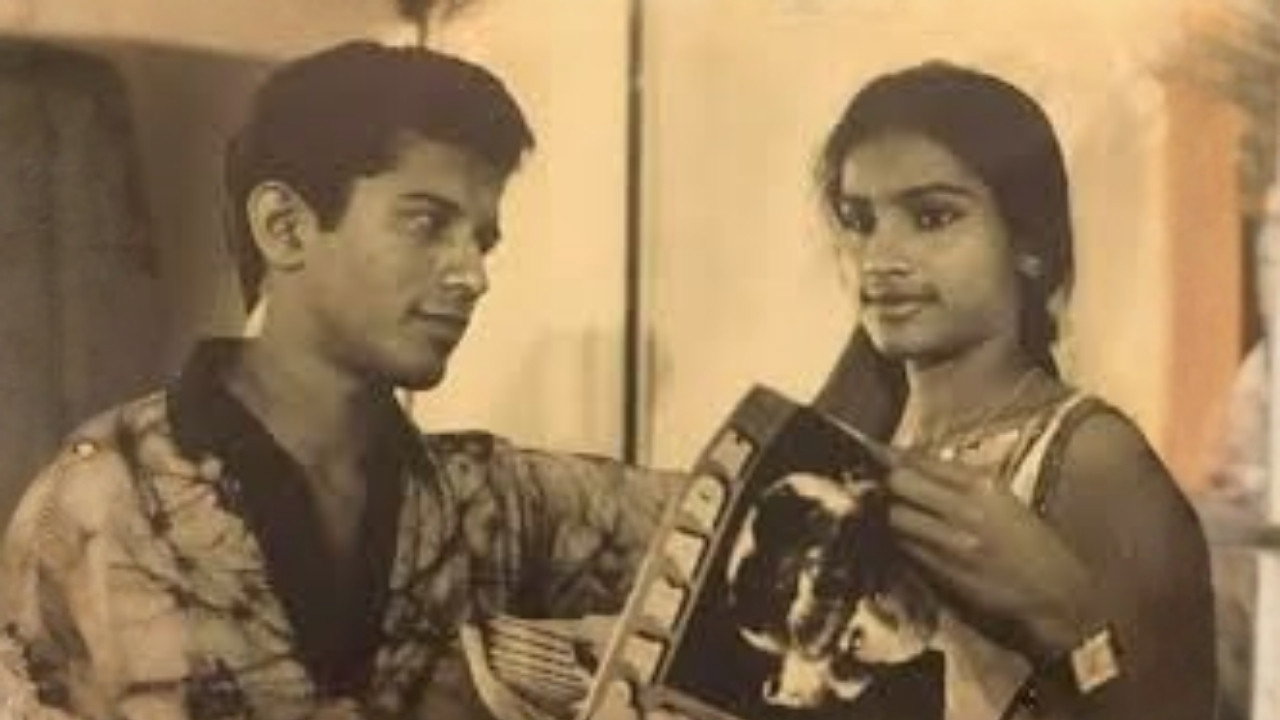 Hanthane Kathawa backdrop