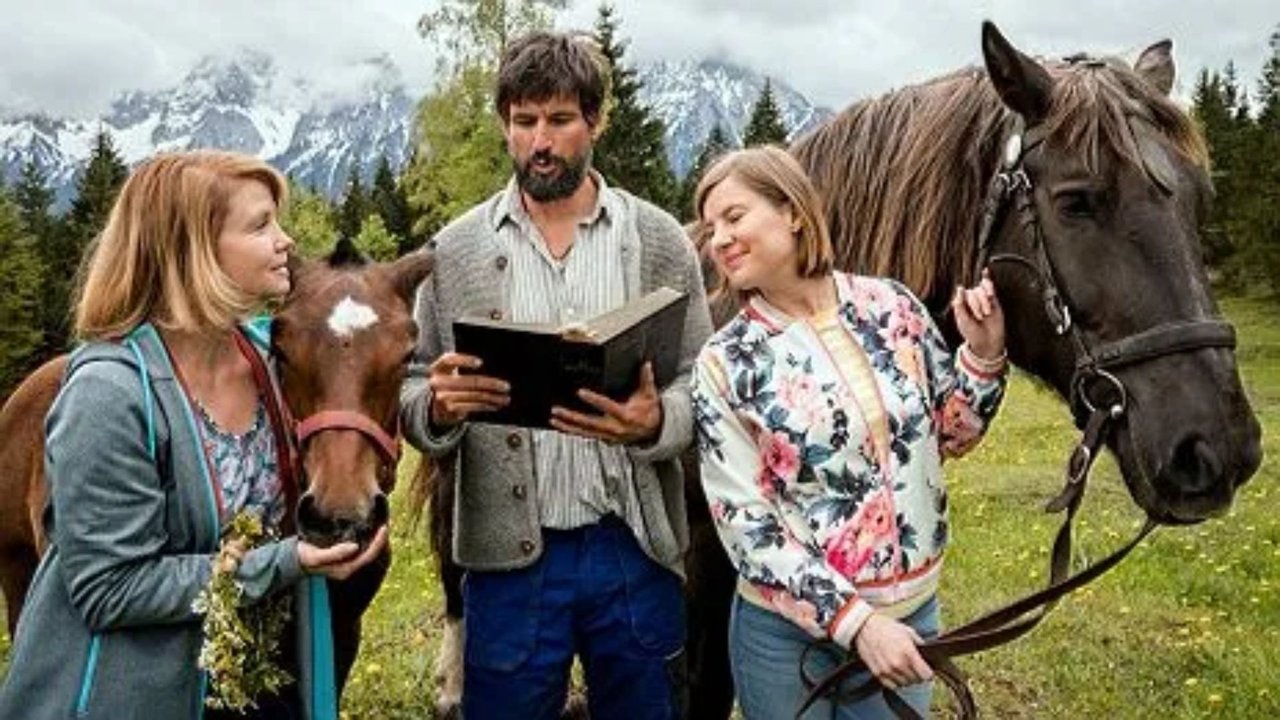 Eine Almhütte für Zwei backdrop