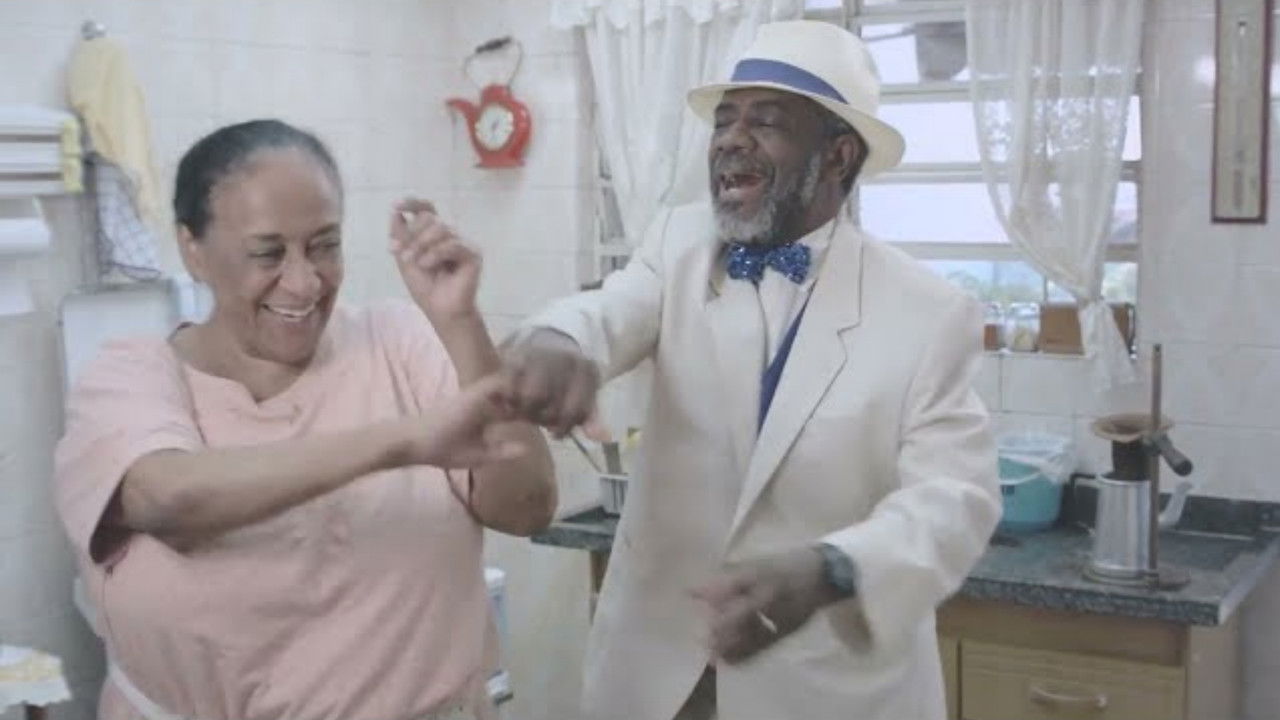 Aquém das Nuvens backdrop