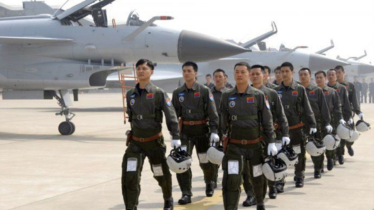 鹰隼大队 backdrop