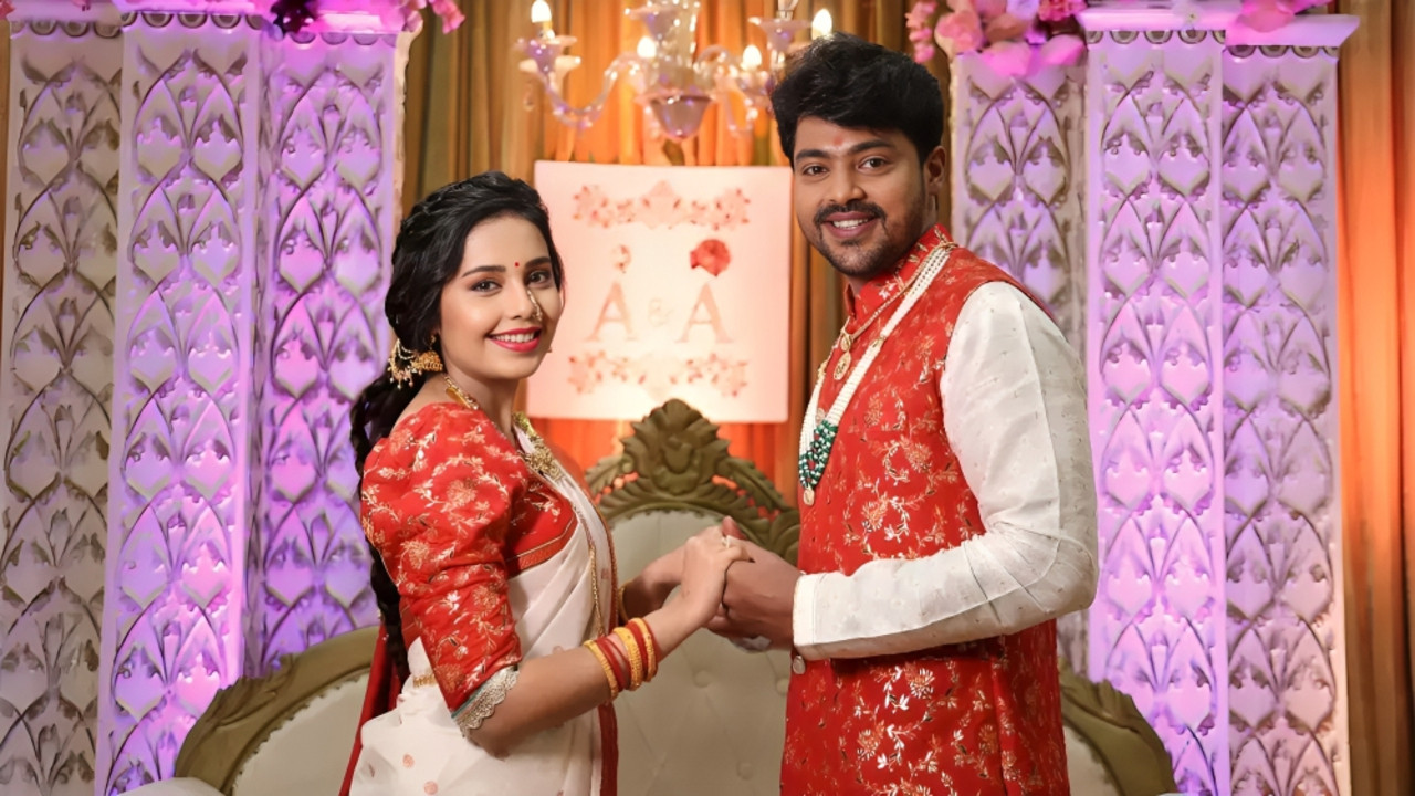 Tula Shikvin Changlach Dhada backdrop