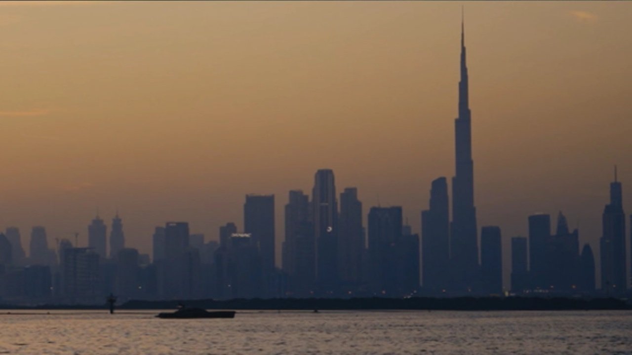 Bushido & Anna-Maria – Alles auf Familie backdrop