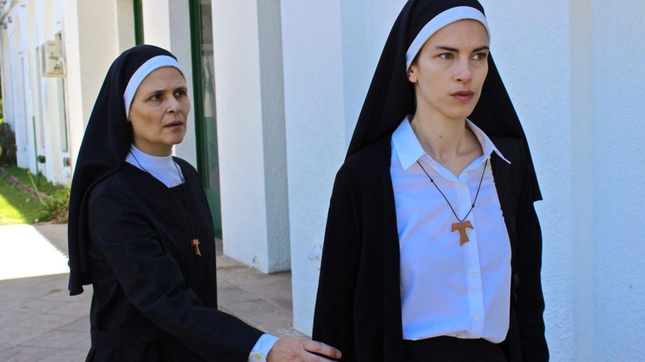 Let's Take a Walk, Valentina backdrop