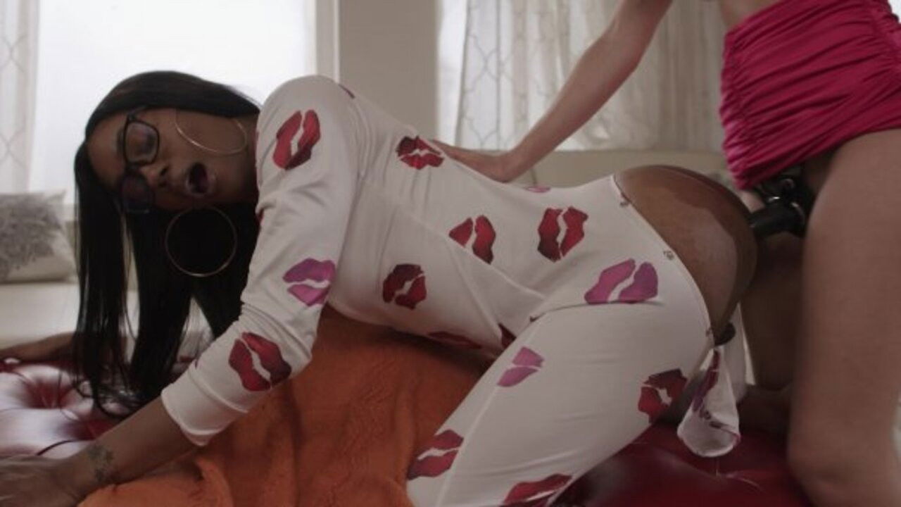 Steamy TS Hookups 2 backdrop