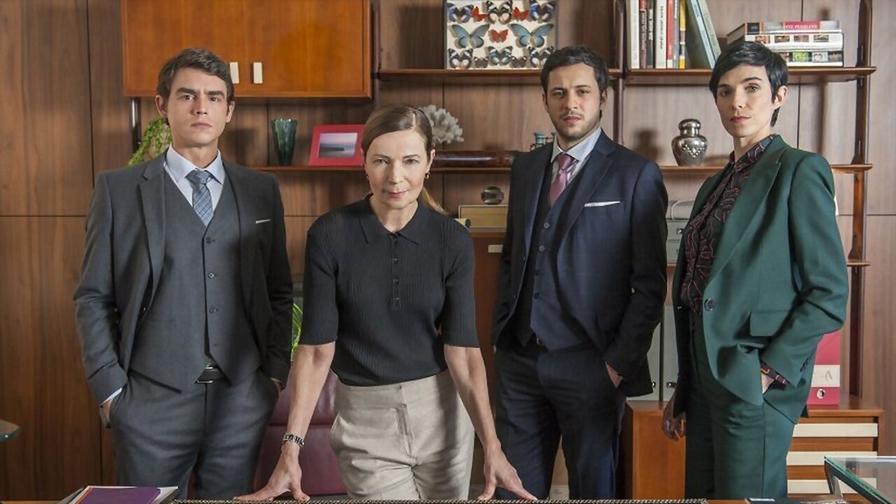 Les Héritiers backdrop