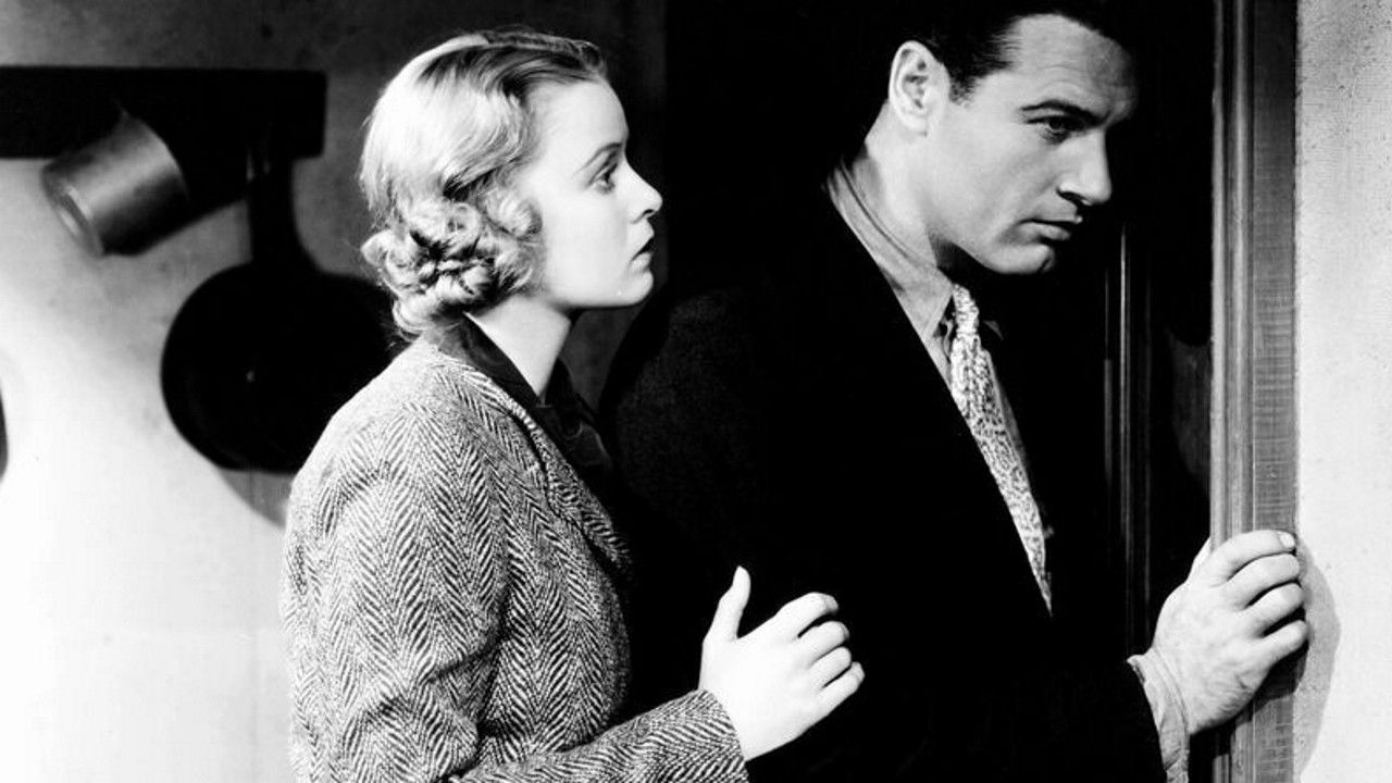 Three Live Ghosts backdrop