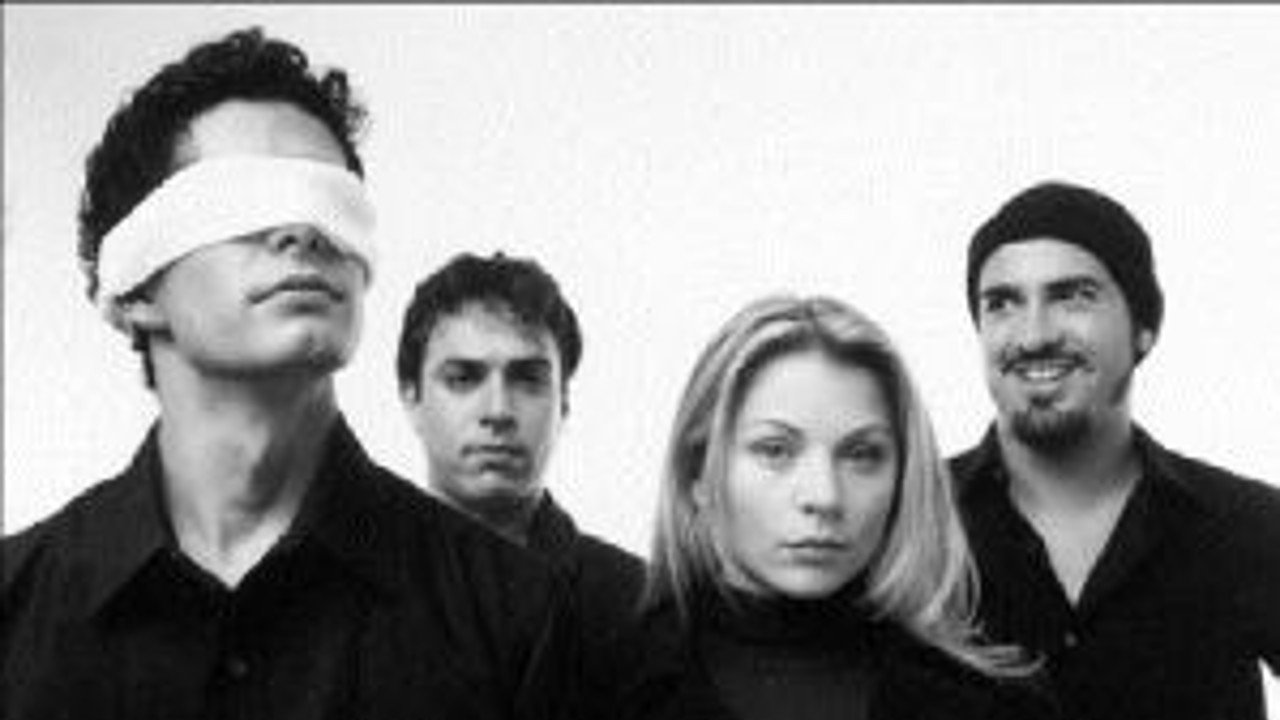 Seis días en la oscuridad backdrop