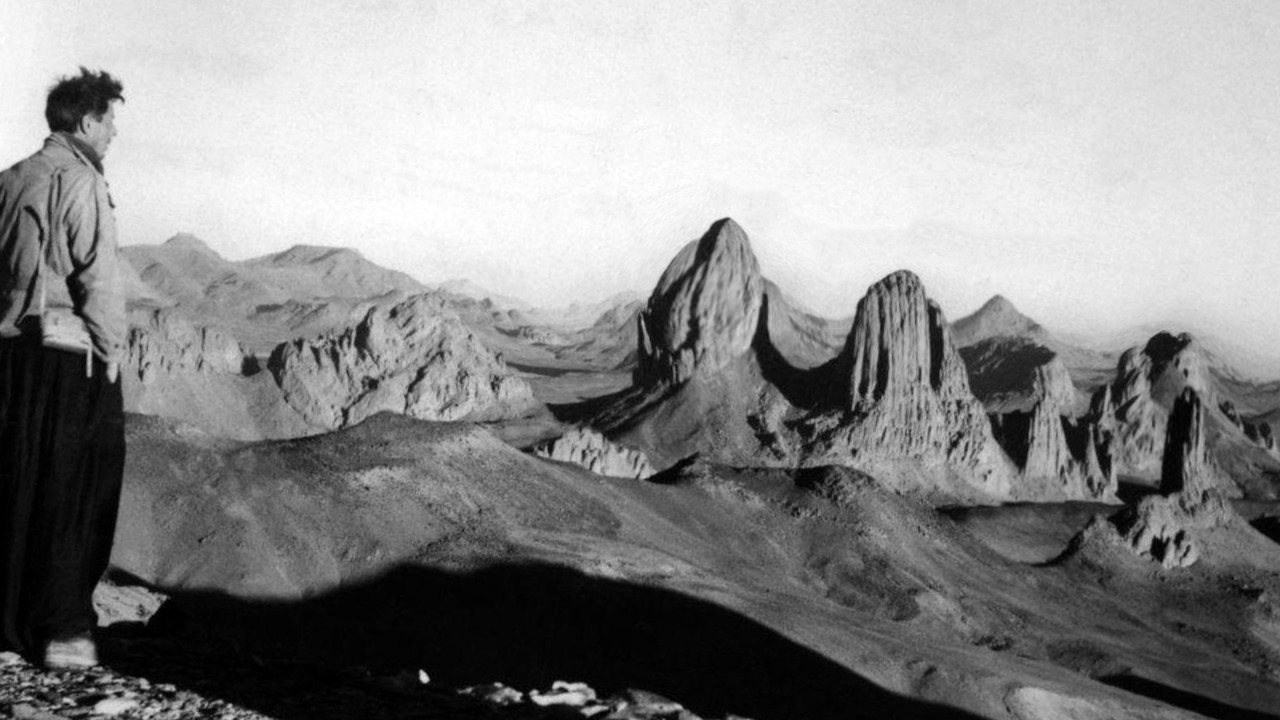 Le Grand Désert backdrop