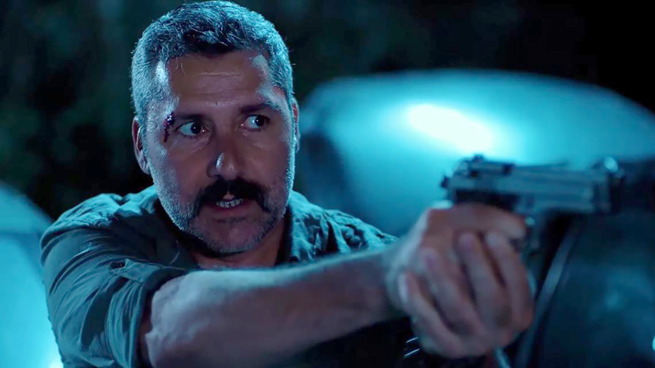 En Uzun Gece backdrop