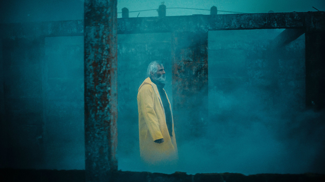 Domingo and the Mist backdrop