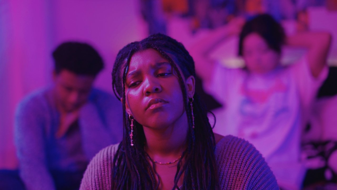 Delusionally, Ari backdrop