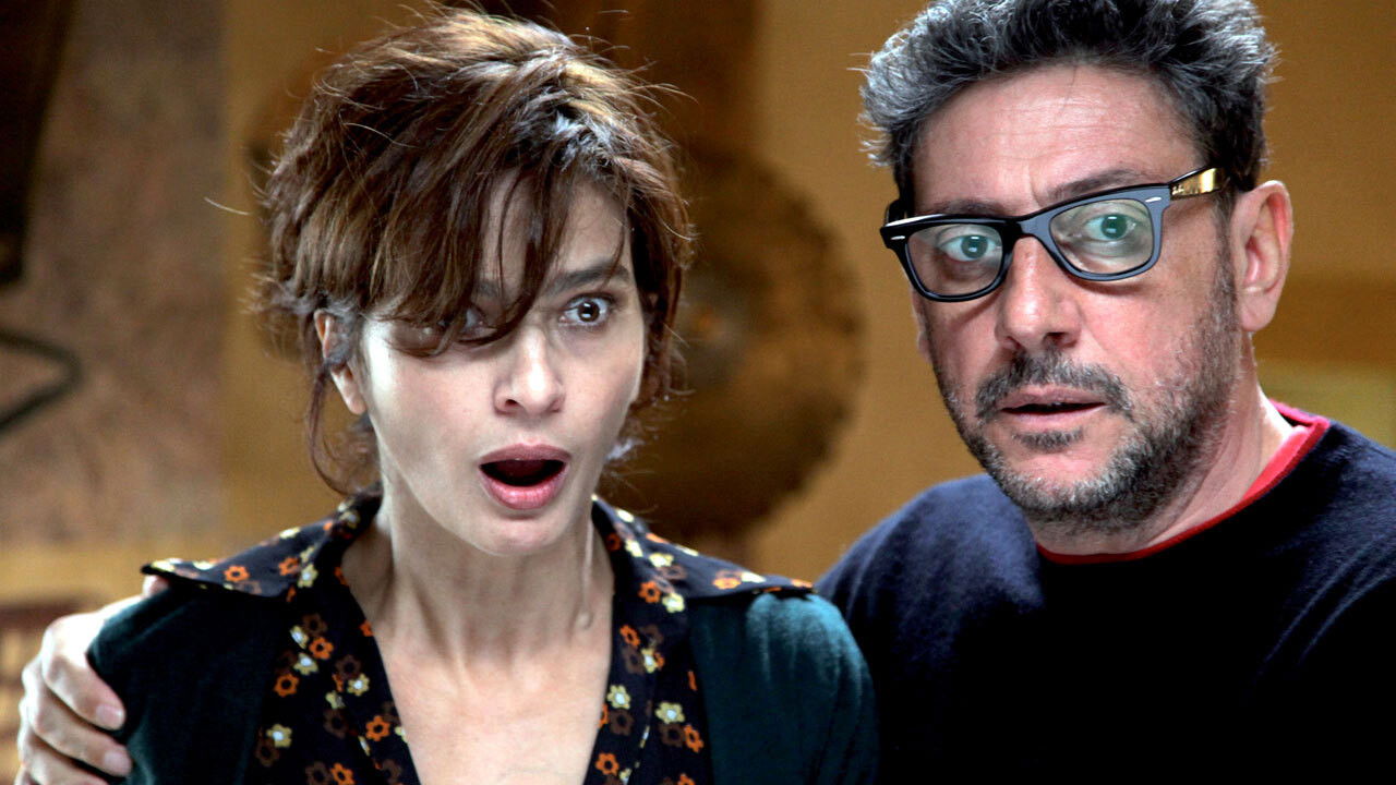 Love & Slaps backdrop