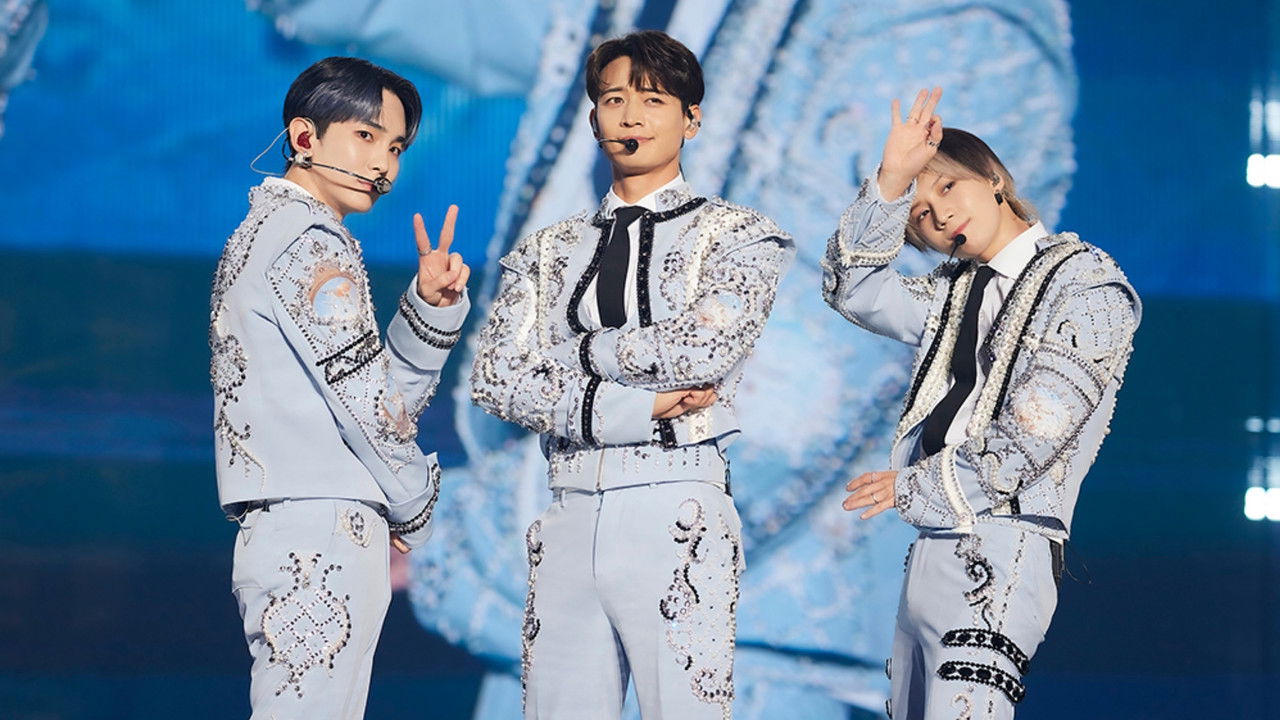 SHINee World VI: Perfect Illumination backdrop