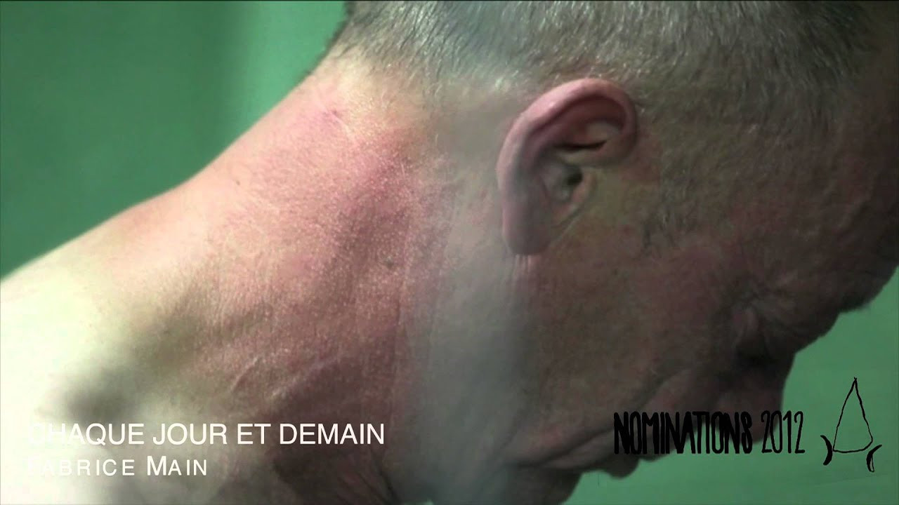 Chaque jour et demain backdrop