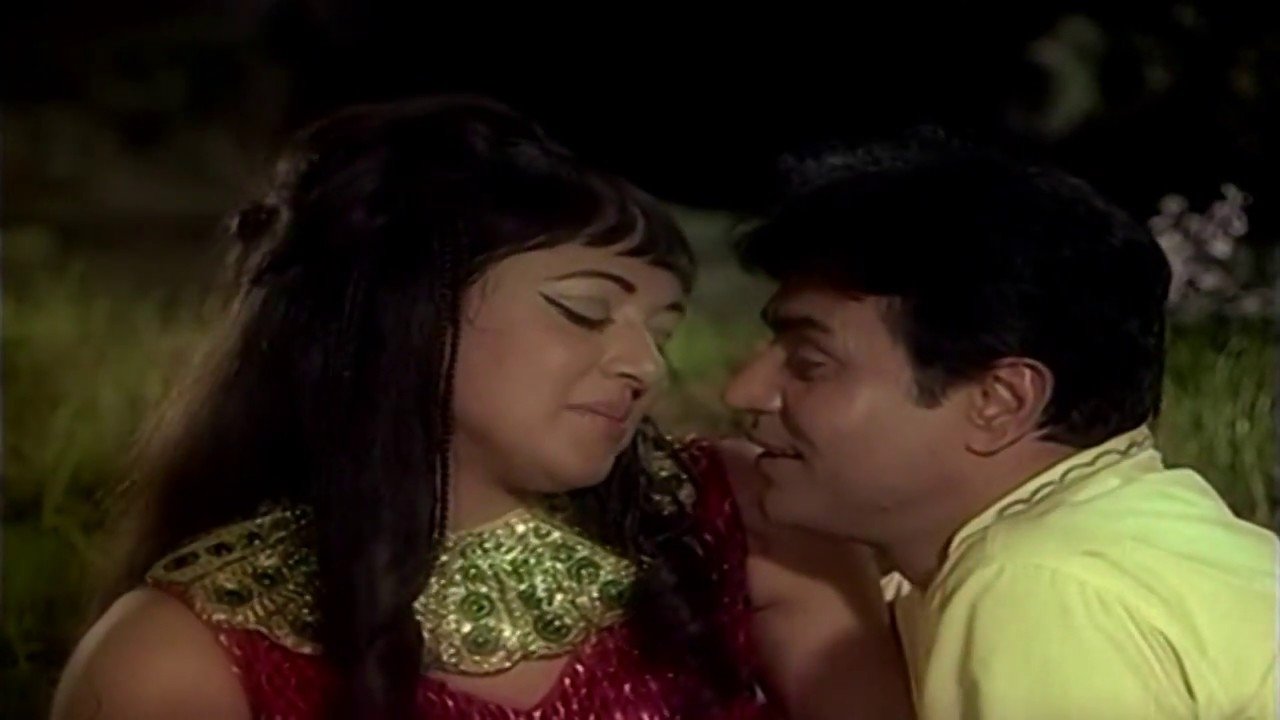 Gora Aur Kala backdrop