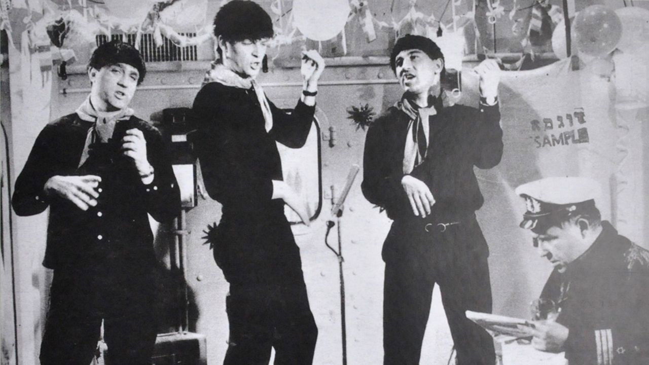 Dalia and the Sailors backdrop