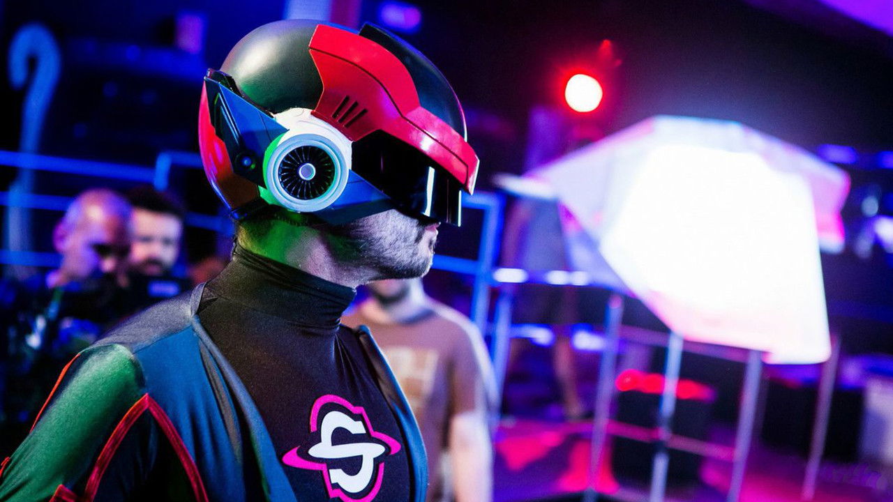 SaturdayMan, la série eighties de l'an 2000 backdrop