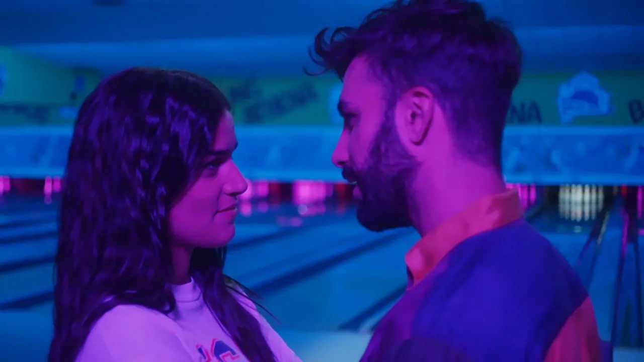 Il paese dei jeans in agosto backdrop